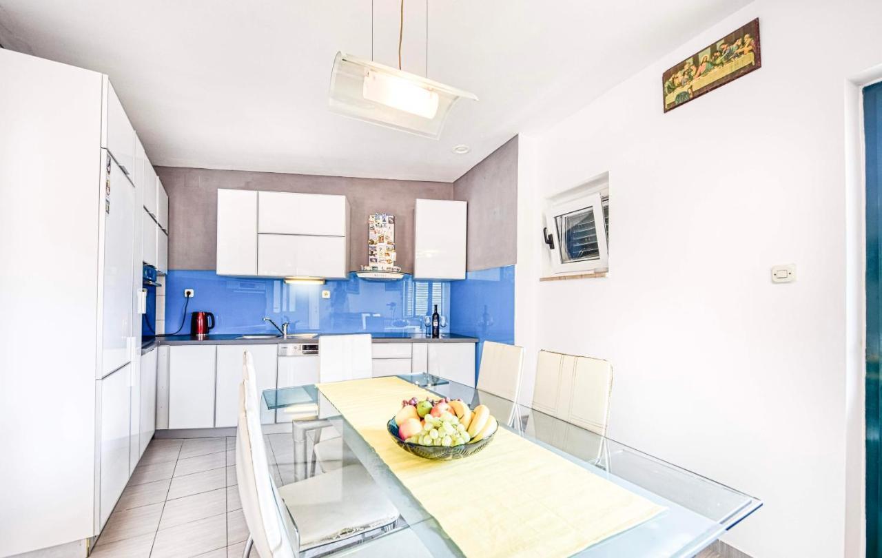 Apartman Andrej Povlja  Exterior photo